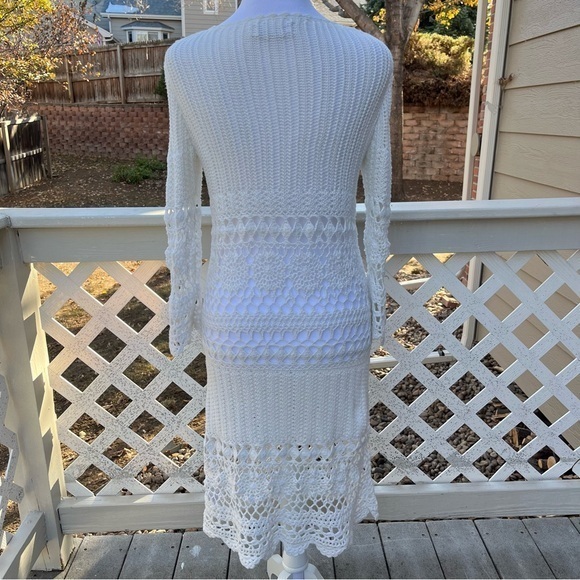 Velvet by Graham Spencer Crochet Knit White Dress V Neck 3/4 Sleeve MIDI Small - Picture 4 of 16